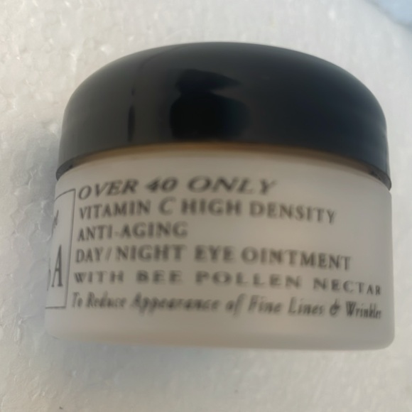 Signature club A over 40 only vitamin C anti-aging day night eye ointment - Picture 2 of 4